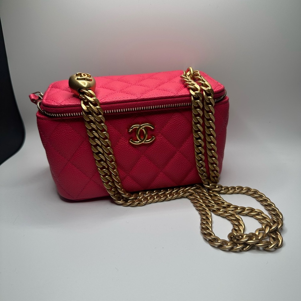 Chanel 23P Sweet Heart Adjustable Chain Vanity in Pink Caviar